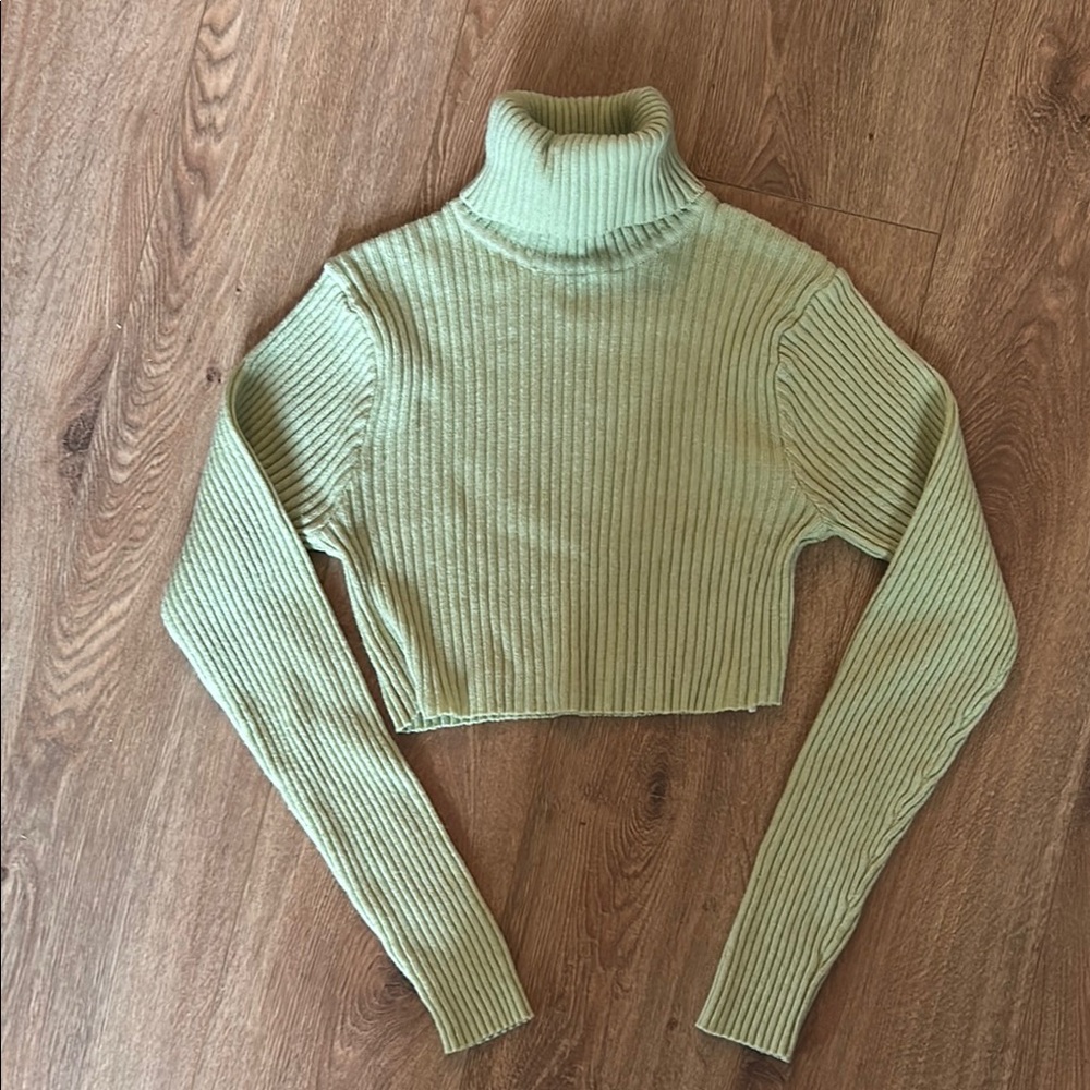 Vintage Light Green Ribbed Cropped Turtleneck Sweater size S